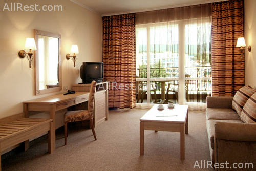 Majestic Hotel & Residence 25